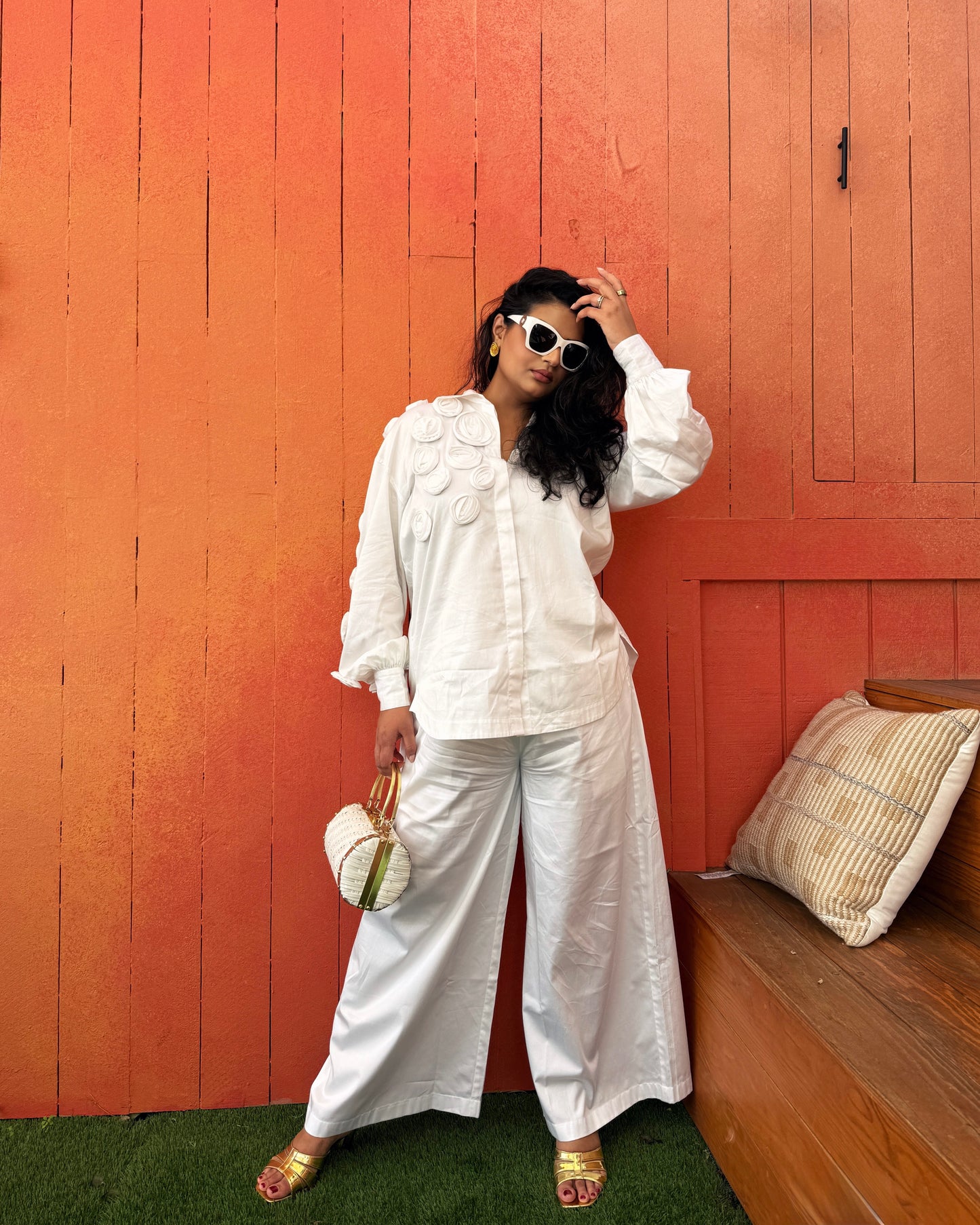 Shirt With Mounted Roses Paired With Loose Fit Pants